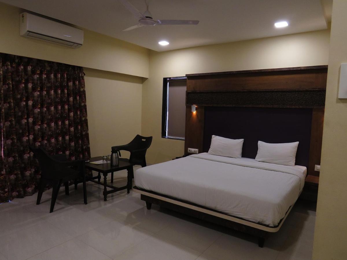 City Palace Resort Lonavala Eksteriør billede