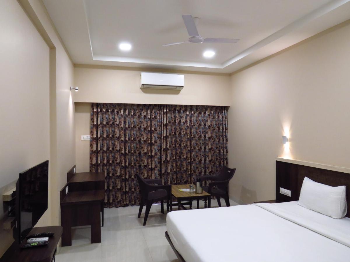 City Palace Resort Lonavala Eksteriør billede