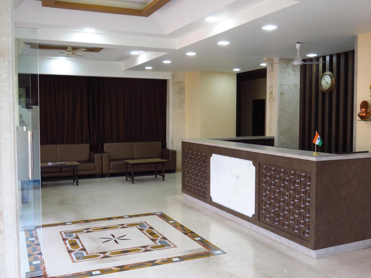 City Palace Resort Lonavala Eksteriør billede