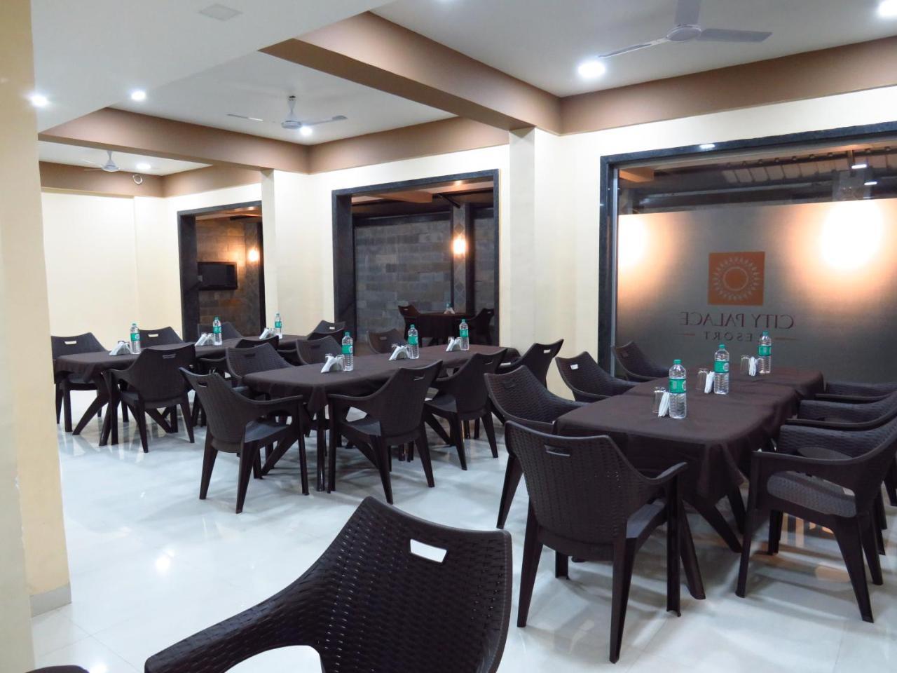 City Palace Resort Lonavala Eksteriør billede