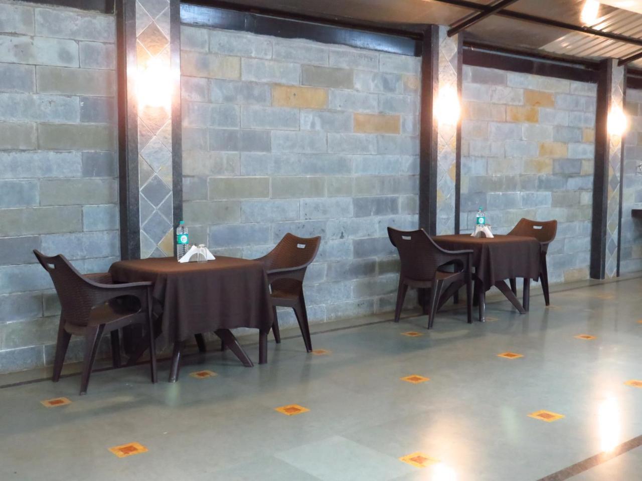 City Palace Resort Lonavala Eksteriør billede