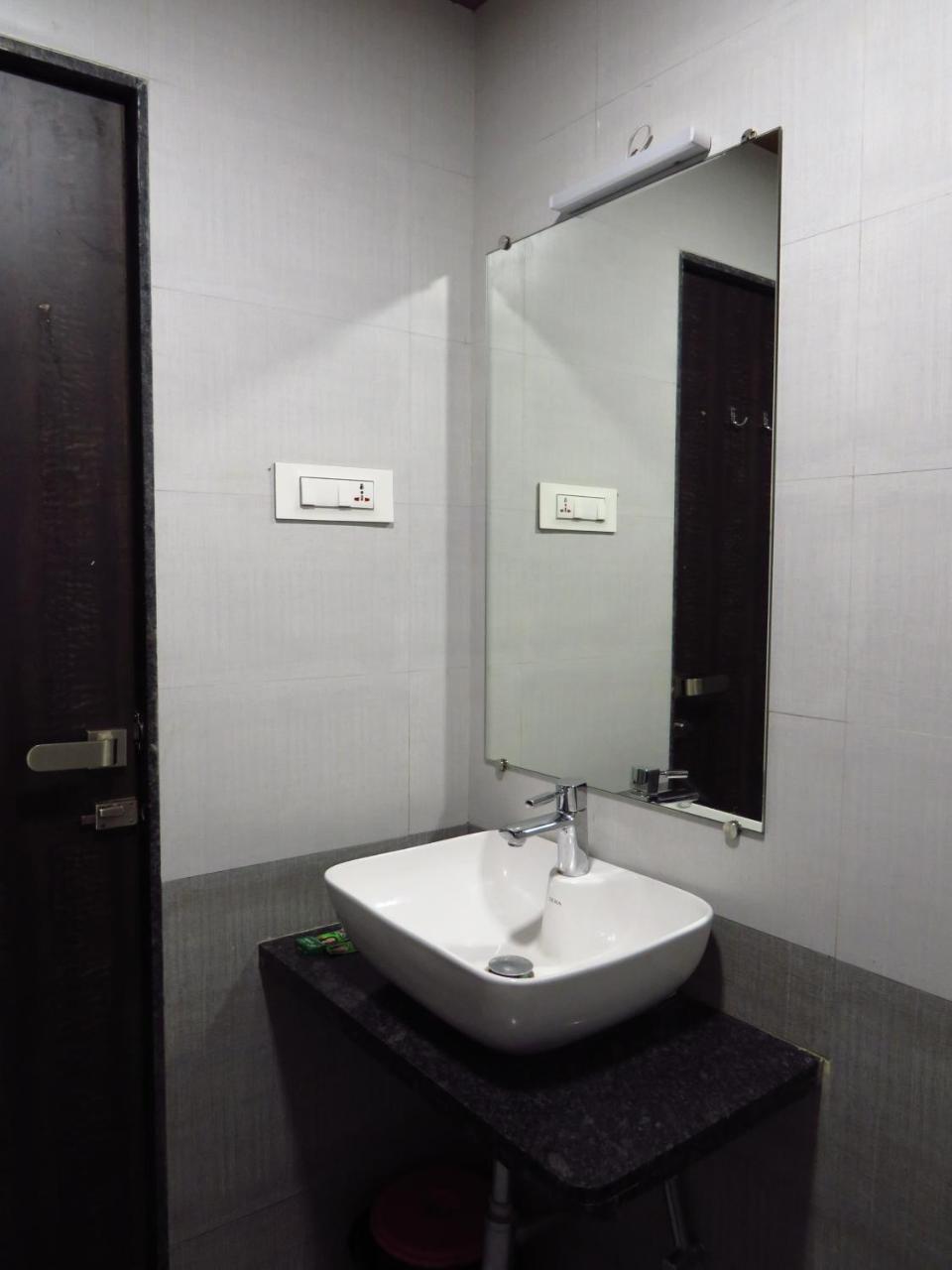 City Palace Resort Lonavala Eksteriør billede