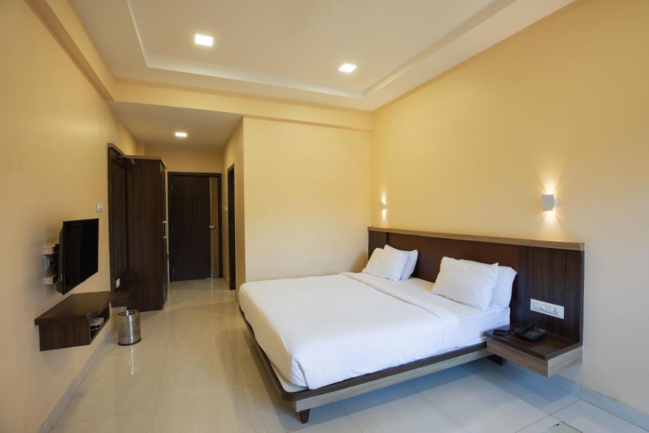 City Palace Resort Lonavala Eksteriør billede