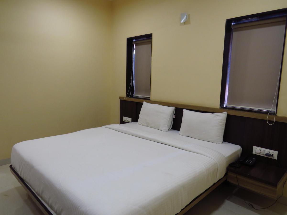 City Palace Resort Lonavala Eksteriør billede